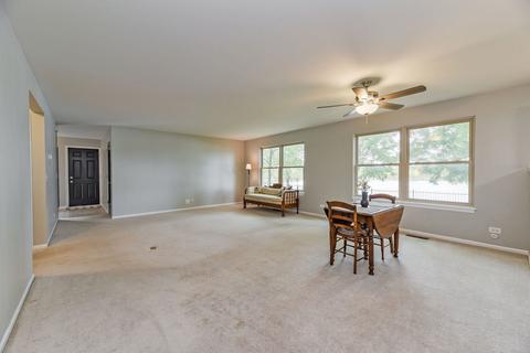 1277 Oakleaf Ct, Aurora, IL 60506 photo 9