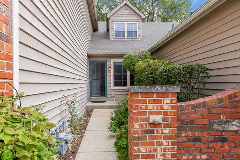 1277 Oakleaf Ct, Aurora, IL 60506 photo 1