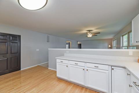 1277 Oakleaf Ct, Aurora, IL 60506 photo 7