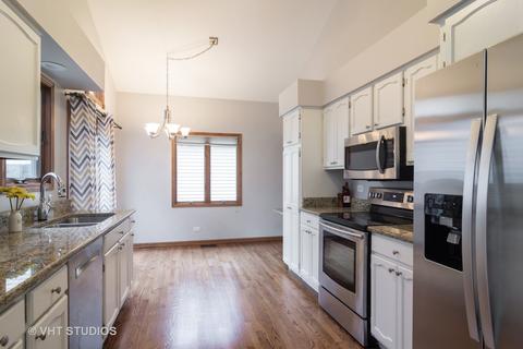 5521 Amanda Ct, Rolling Meadows, IL 60008 photo 4