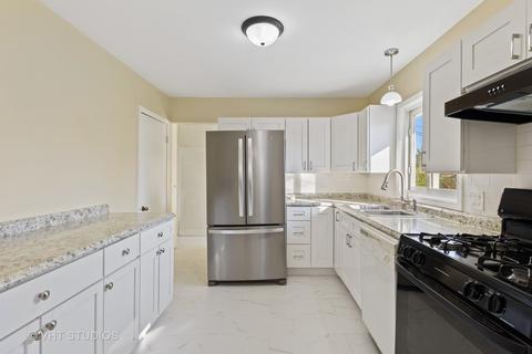 105 Forest Park Ln, Hoffman Estates, IL 60169 photo 4