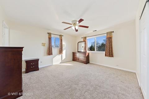105 Forest Park Ln, Hoffman Estates, IL 60169 photo 9