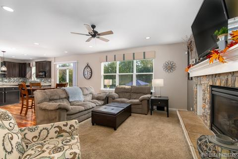 3071 Longcommon Pkwy, Elgin, IL 60124 photo 6
