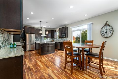3071 Longcommon Pkwy, Elgin, IL 60124 photo 4