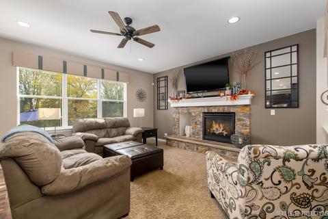 3071 Longcommon Pkwy, Elgin, IL 60124 photo 7