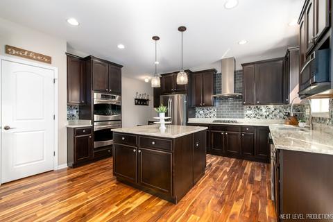 3071 Longcommon Pkwy, Elgin, IL 60124 photo 3