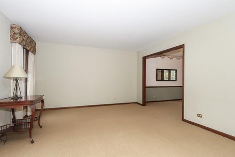 3920 Bordeaux Dr, Hoffman Estates, IL 60192 photo 3