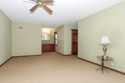 3920 Bordeaux Dr, Hoffman Estates, IL 60192 photo 18