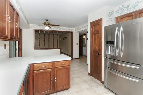 3920 Bordeaux Dr, Hoffman Estates, IL 60192 photo 10