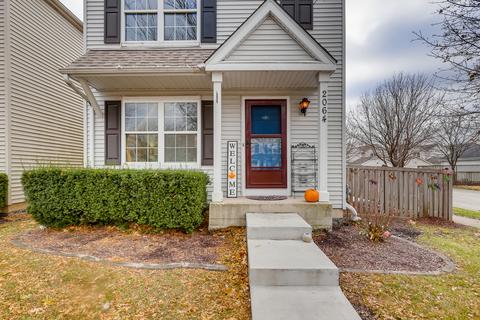 2064 Grayhawk Dr, Aurora, IL 60504 photo 2