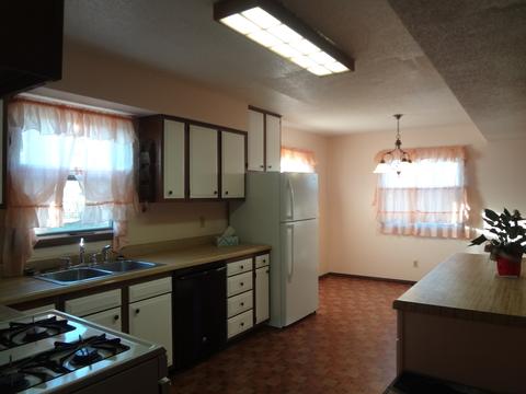 1104 E White St, Clinton, IL 61727 photo 12