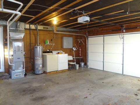 1104 E White St, Clinton, IL 61727 photo 20