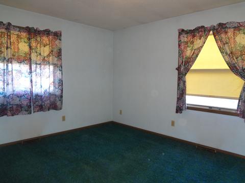 1104 E White St, Clinton, IL 61727 photo 27