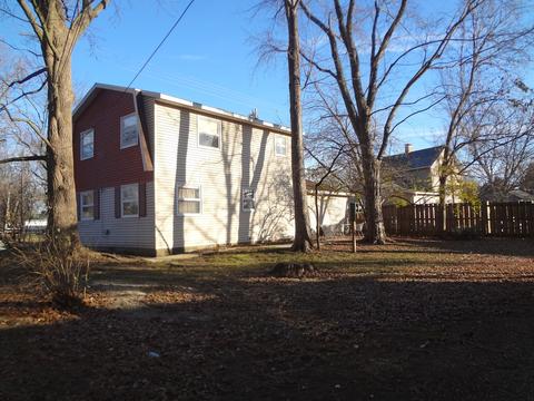 1104 E White St, Clinton, IL 61727 photo 3