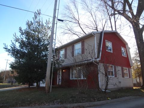 1104 E White St, Clinton, IL 61727 photo 2