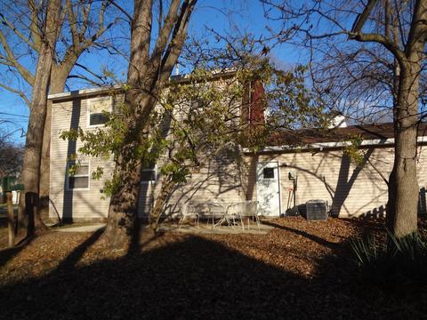 1104 E White St, Clinton, IL 61727 photo 5