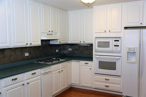 2152 Yale Cir, Hoffman Estates, IL 60192 photo 5