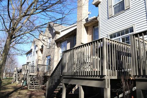2152 Yale Cir, Hoffman Estates, IL 60192 photo 4