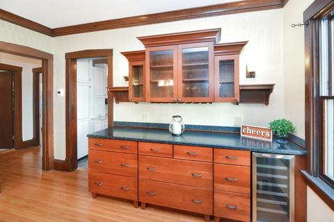 2006 E Oakland Ave, Bloomington, IL 61701 photo 9