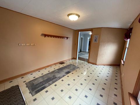 118 N Cedar St, Gardner, IL 60424 photo 3