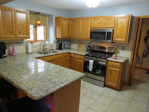 412 Feeney Dr, Minooka, IL 60447 photo 14