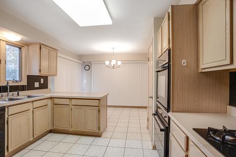 1795 Lakeview Dr #A, Wheeling, IL 60090 photo 8