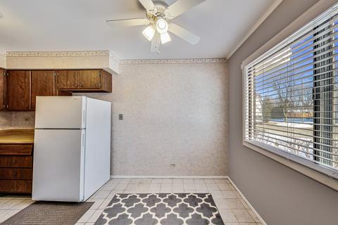 867 Cambridge Pl, Wheeling, IL 60090 photo 6