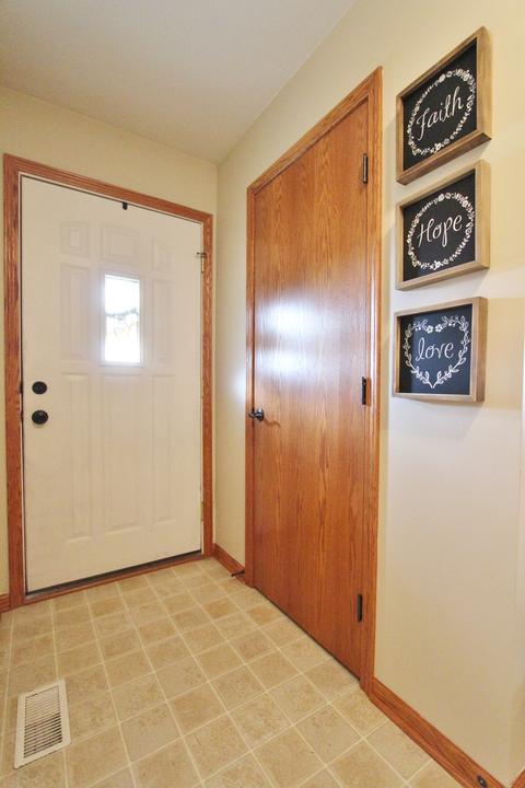 1985 Mountain Rd, Morris, IL 60450 photo 5