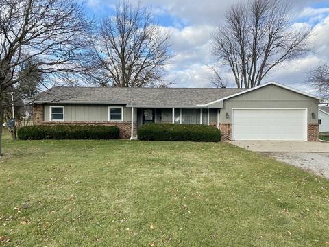 901 Logan St, Chenoa, IL 61726 photo 1
