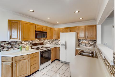 1400 Michael Ct, Hoffman Estates, IL 60192 photo 6