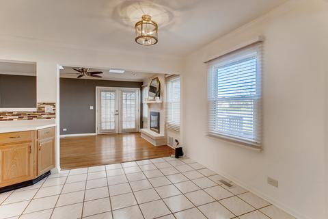 1400 Michael Ct, Hoffman Estates, IL 60192 photo 10