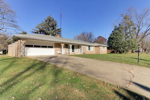 1114 Kern St, Normal, IL 61761 photo 2