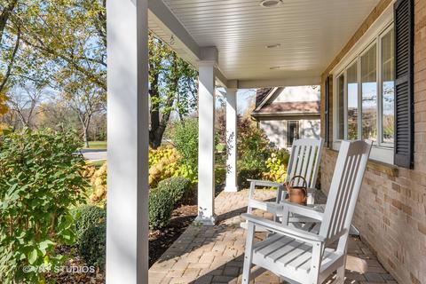 341 Pine St, Deerfield, IL 60015 photo 2