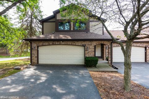 1930 Golfview Dr, Bartlett, IL 60103 photo 1