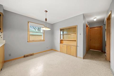 7542 Stickney Ave, Bridgeview, IL 60455 photo 11