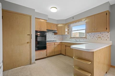 7542 Stickney Ave, Bridgeview, IL 60455 photo 10