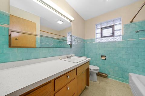 7542 Stickney Ave, Bridgeview, IL 60455 photo 17
