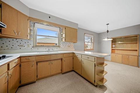 7542 Stickney Ave, Bridgeview, IL 60455 photo 14