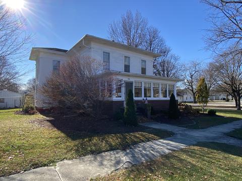 200 E Seminary Ave, Onarga, IL 60955 photo 2