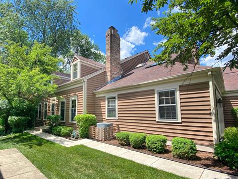 1576 Stonebridge Trl, Wheaton, IL 60189 photo 2