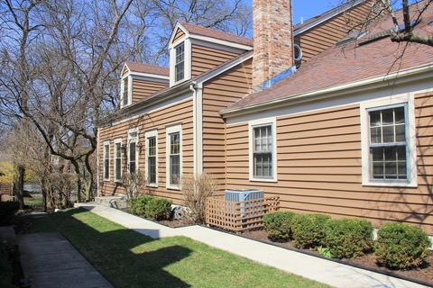 1576 Stonebridge Trl, Wheaton, IL 60189 photo 1