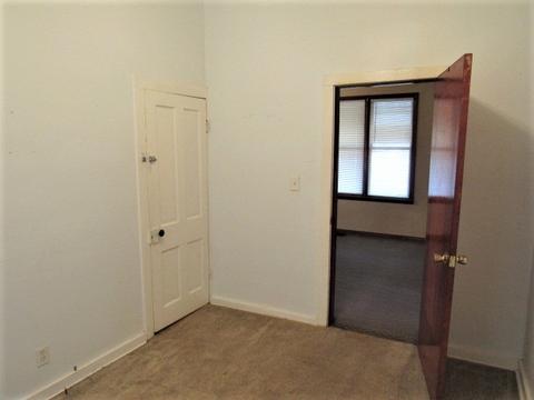 1129 E Main St, Clinton, IL 61727 photo 9