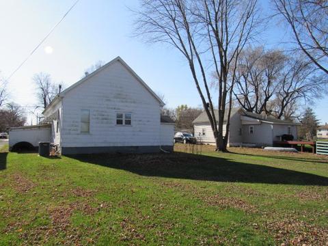 1129 E Main St, Clinton, IL 61727 photo 3