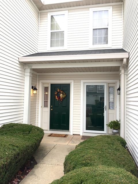6925 Creekside Dr, Plainfield, IL 60586 photo 2