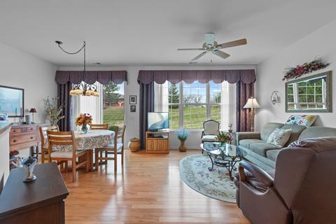 840 Cascade Falls Dr, Elgin, IL 60124 photo 2