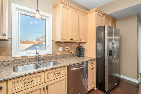 124 E 11th St, Lockport, IL 60441 photo 8