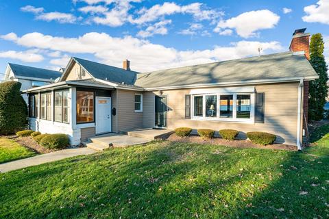 124 E 11th St, Lockport, IL 60441 photo 2