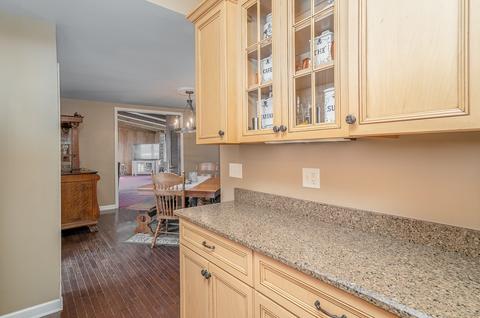 124 E 11th St, Lockport, IL 60441 photo 9