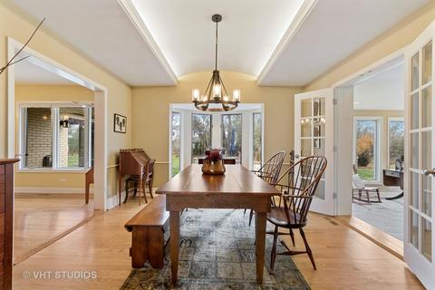 375 Maple Row, Northfield, IL 60093 photo 8