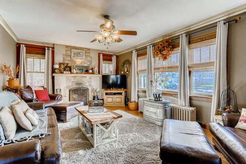 868 Van St, Elgin, IL 60123 photo 4